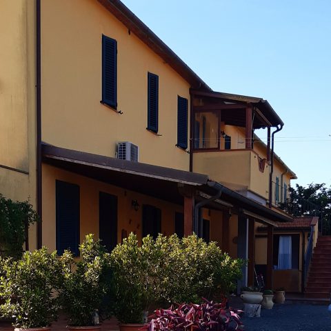 Esterno 9